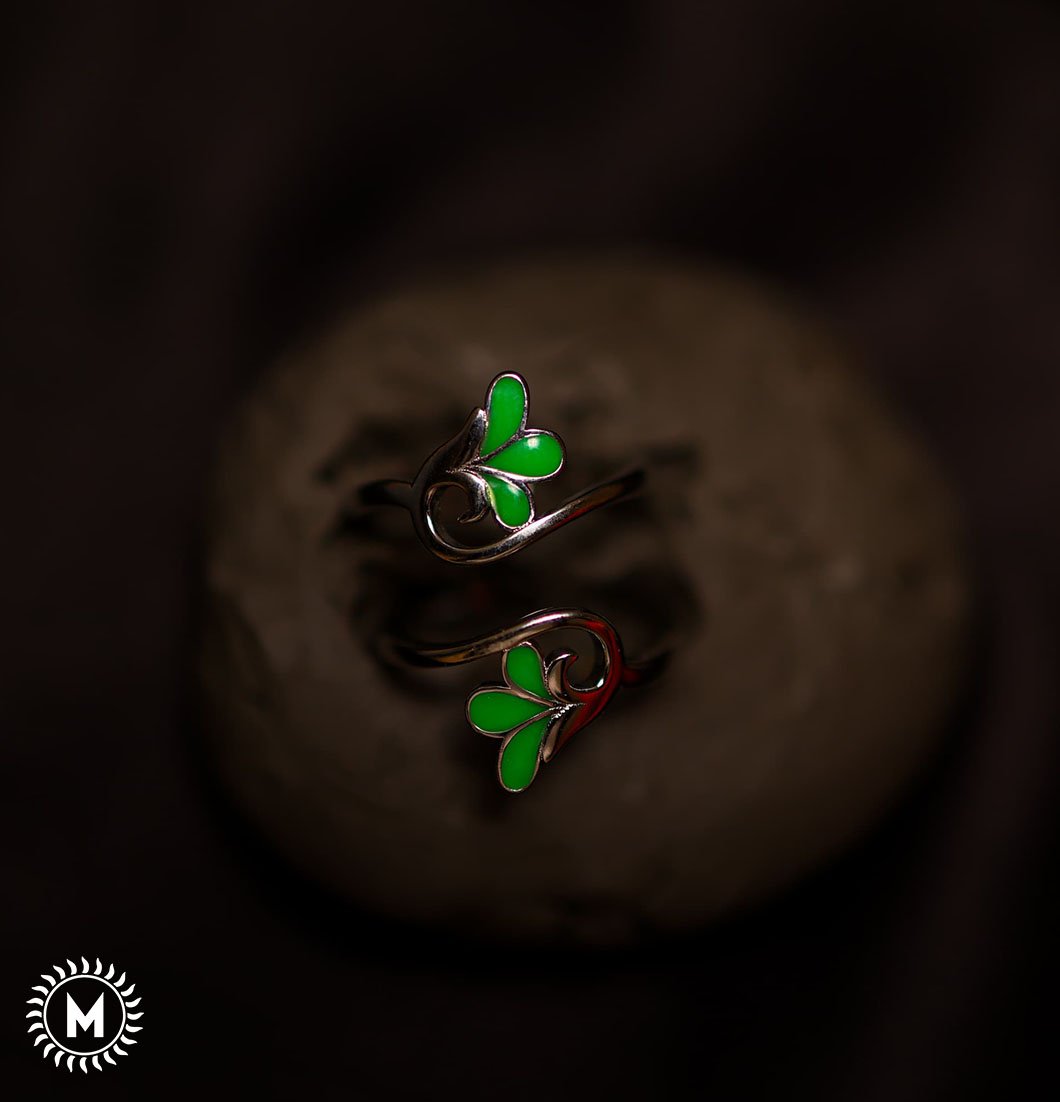 Green Modal Flower Toe Ring