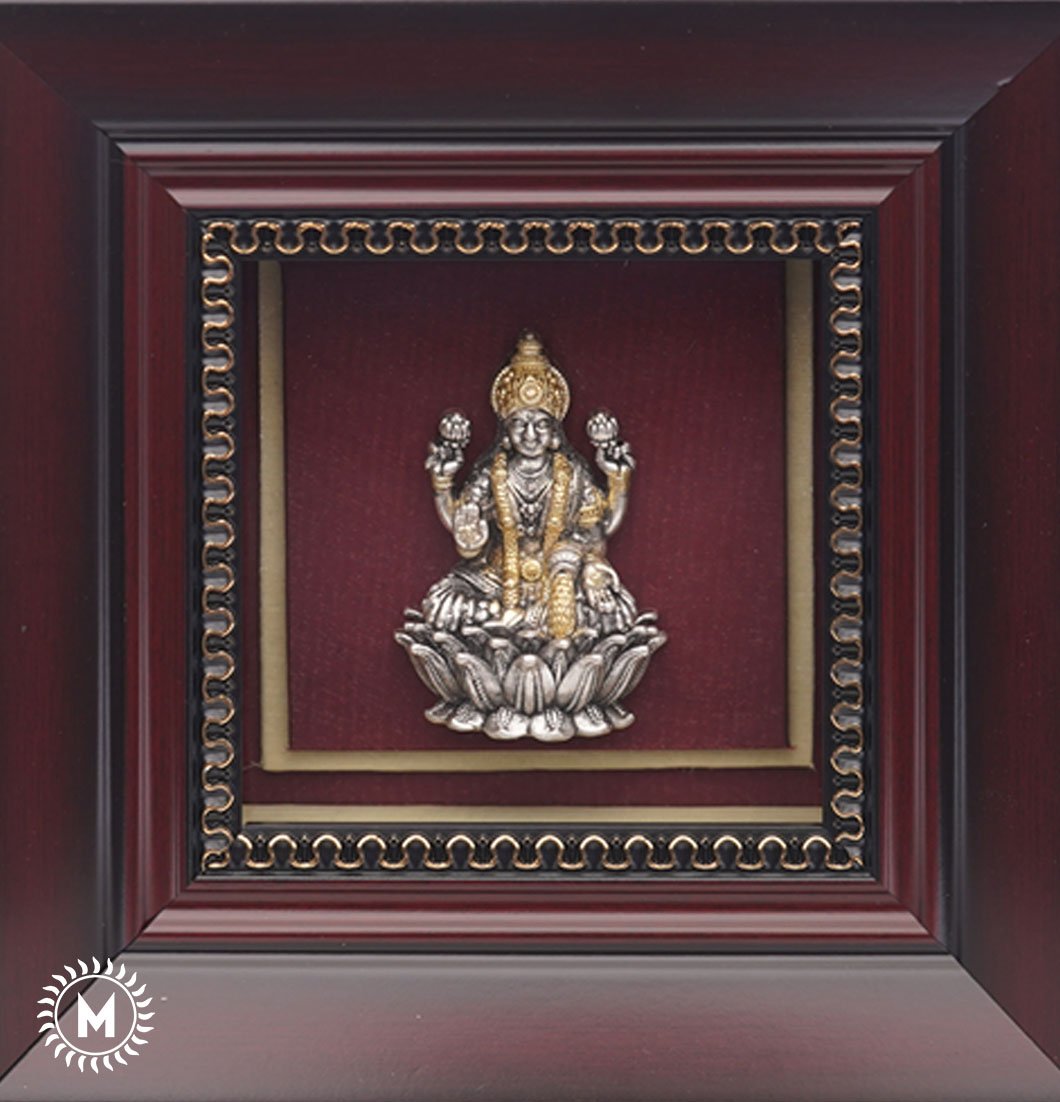 Padmam Lakshmi - 10 GM